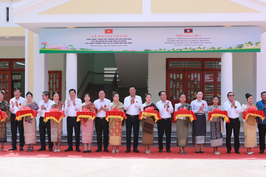 Lãnh đạo thành phố Đà Nẵng dự khánh thành Trường Tiểu học và Trung học Hữu nghị tại tỉnh Salavan (Lào)