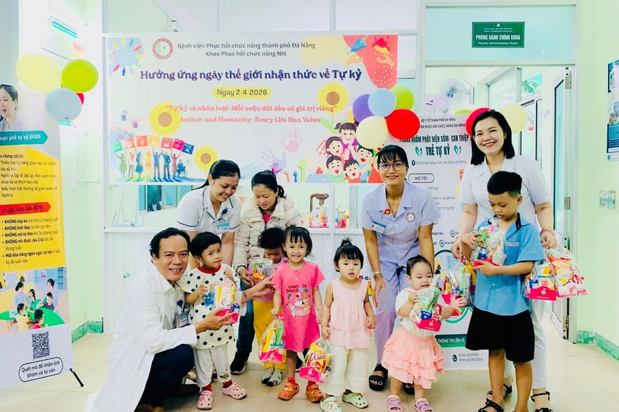 Trao cơ hội hòa nhập cho trẻ tự kỷ