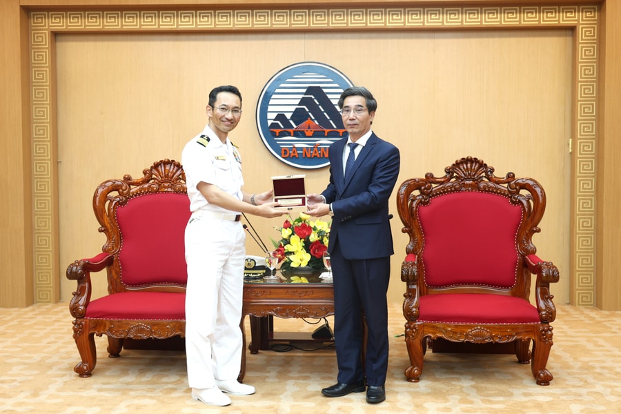 Lãnh đạo thành phố Đà Nẵng tiếp chỉ huy tàu Lực lượng Tự vệ trên biển Nhật Bản