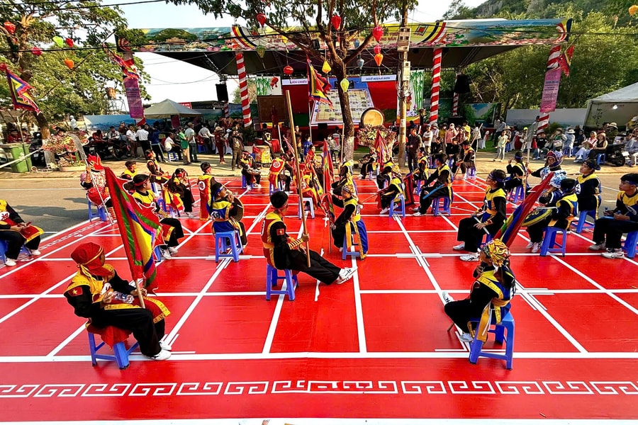 Hấp dẫn hội Cờ làng tại Lễ hội Quán Thế Âm