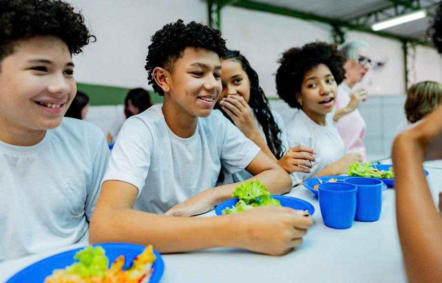 Brazil chú trọng bữa ăn học đường