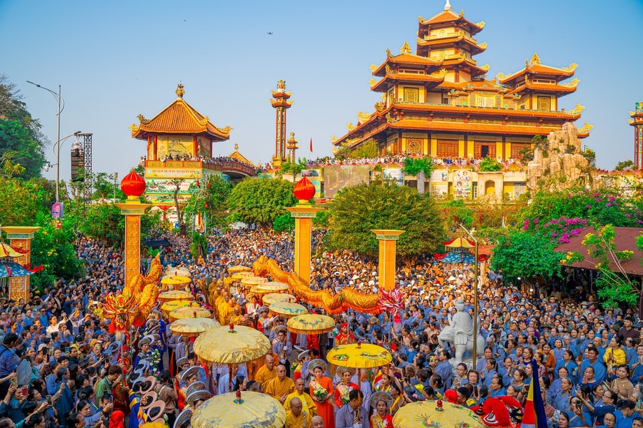 Trang nghiêm lễ vía Đức Bồ Tát Quán Thế Âm