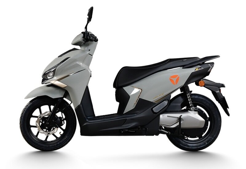 Yadea Velax H Plus: Xe máy điện thể thao sở hữu pin LFP đi được 163 km