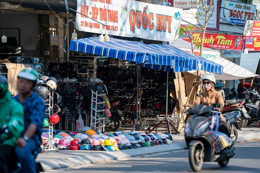 Không thể nhìn vỉa hè chỉ bằng một lăng kính