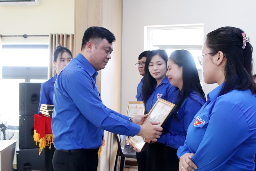 Thành Đoàn Đà Nẵng khen thưởng 80 tập thể và 154 cá nhân xuất sắc trong Tháng Thanh niên 2026