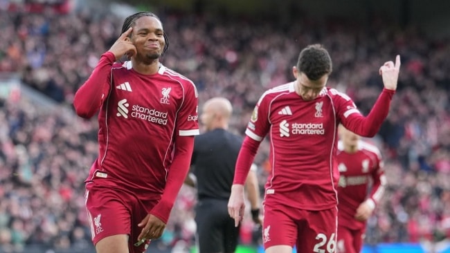 Liverpool hạ Fulham 2-0: Rio Ngumoha đi vào lịch sử, The Kop áp sát Top 4