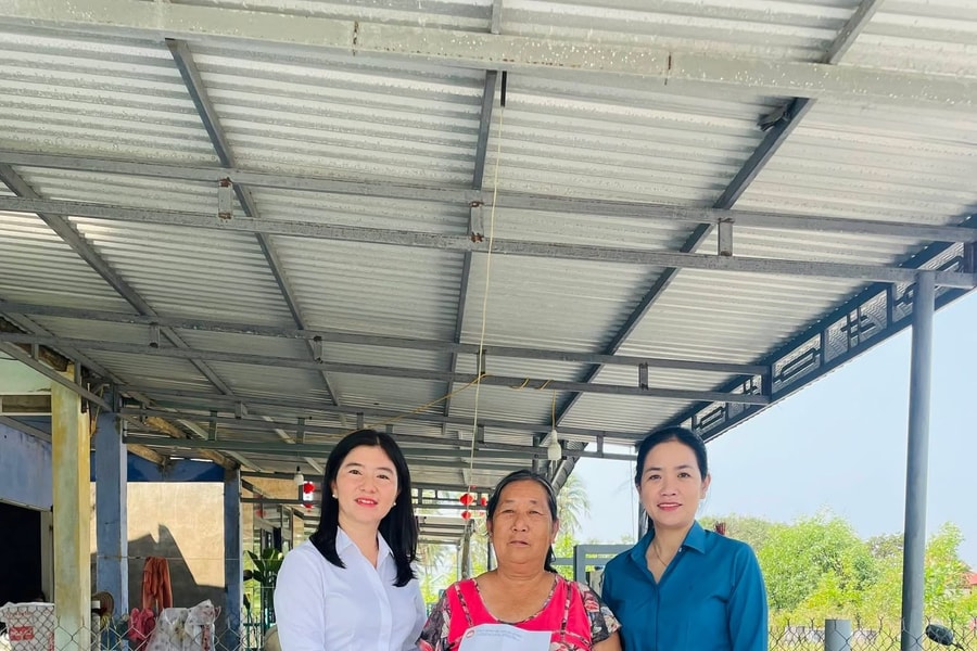 Trao sinh kế, gửi yêu thương