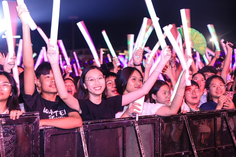 50 nghìn khán giả “cháy” hết mình trong concert “Thanh âm kỷ nguyên mới”