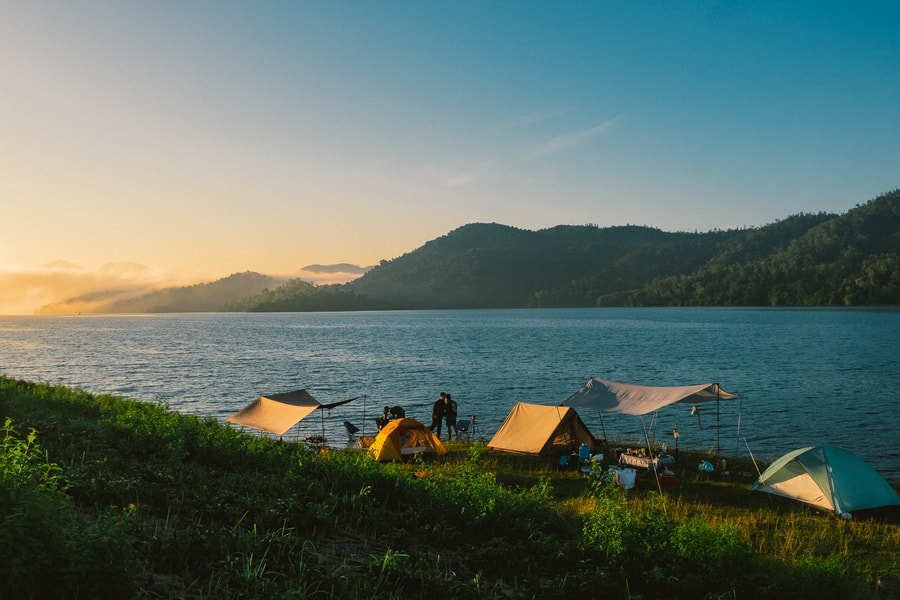 Outdoor tourism booms in Da Nang during hot weather