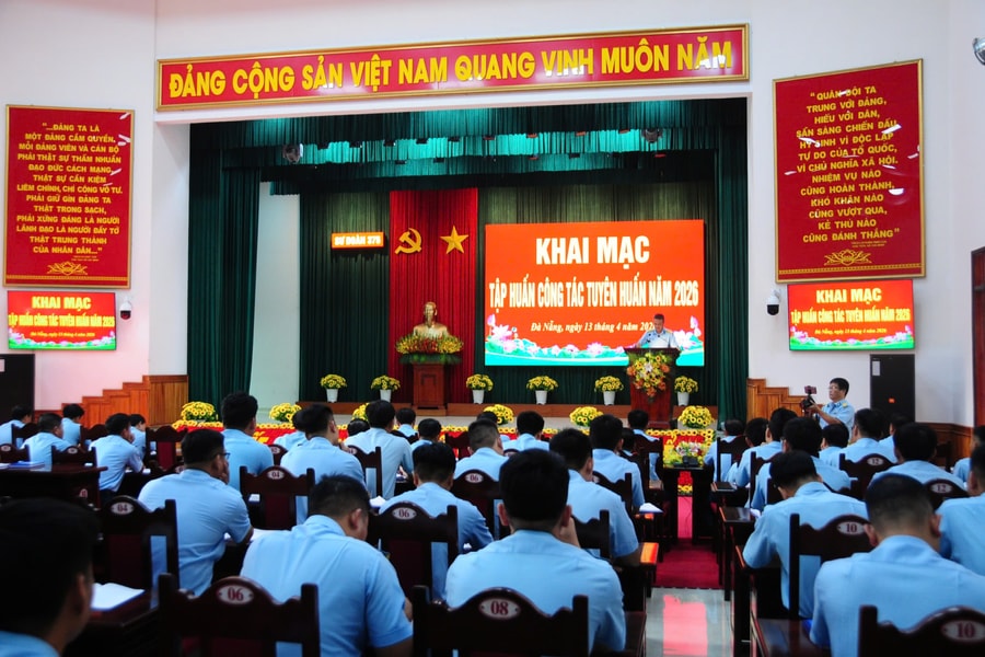 Sư đoàn Phòng không 375 tập huấn công tác tuyên huấn năm 2026