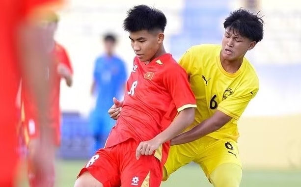 Chuyên gia Malaysia thừa nhận bóng đá nước nhà tụt hậu, khuyên học hỏi mô hình Việt Nam