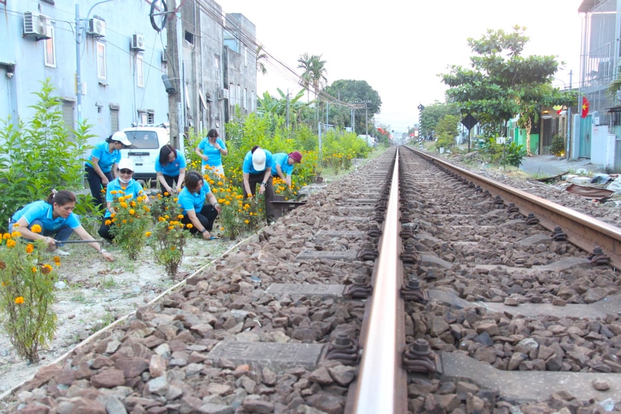 Giữ bình yên những chuyến tàu Bắc - Nam: Lan tỏa mô hình tự quản bảo vệ hành lang đường sắt