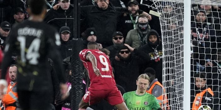 Liverpool rời Champions League: Nỗi đau mang tên Ekitike và dấu ấn Gravenberch