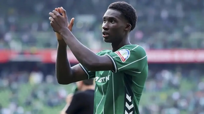 MU nhắm 'thần đồng' Karim Coulibaly: Lời giải cho bài toán nan giải mang tên Lisandro Martinez
