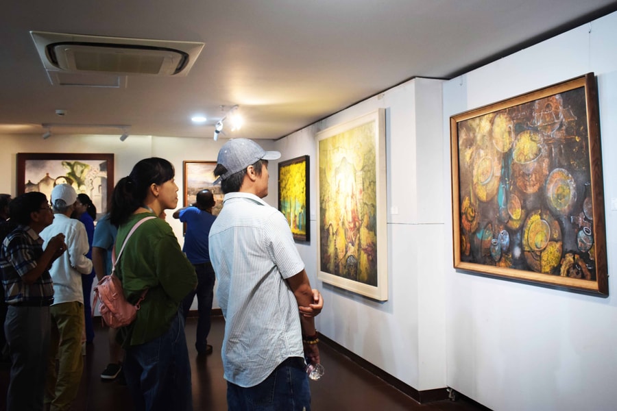 Bản hòa âm sắc màu Đất Quảng