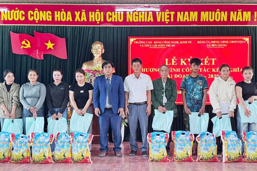 Trường Cao đẳng Công nghệ, Kinh tế và Thủy lợi miền Trung kết nghĩa với xã Bến Giằng