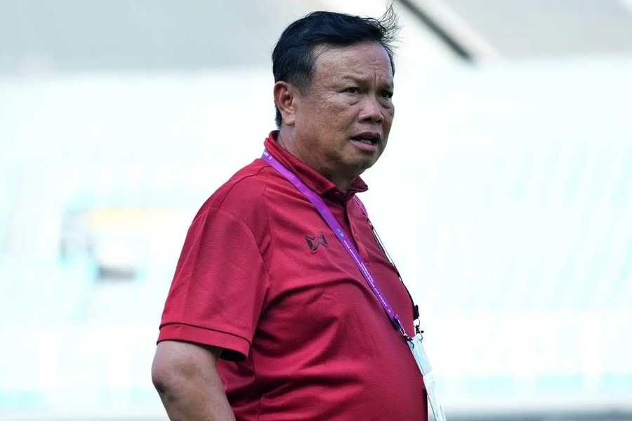 Thua ngược U17 Lào 2-3, HLV Sirisak Yodyardthai từ chức HLV trưởng U17 Thái Lan