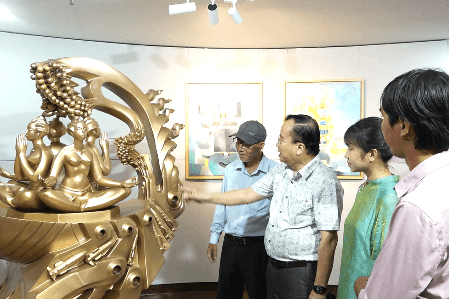 Discover Da Nang through "Colors of Quang Region" art exhibition