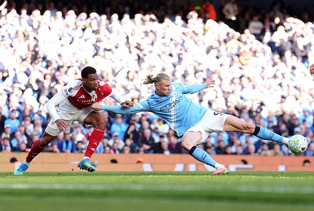 Man City 2-1 Arsenal: Canh bạc pressing tầm cao của Arteta phá sản tại Etihad
