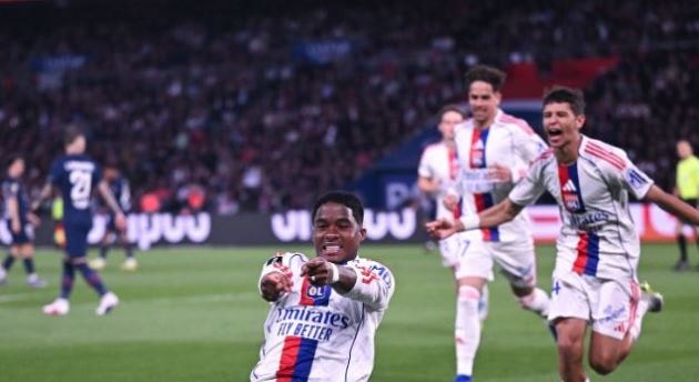 Endrick tỏa sáng giúp Lyon đánh bại PSG 2-1 ngay tại Parc des Princes