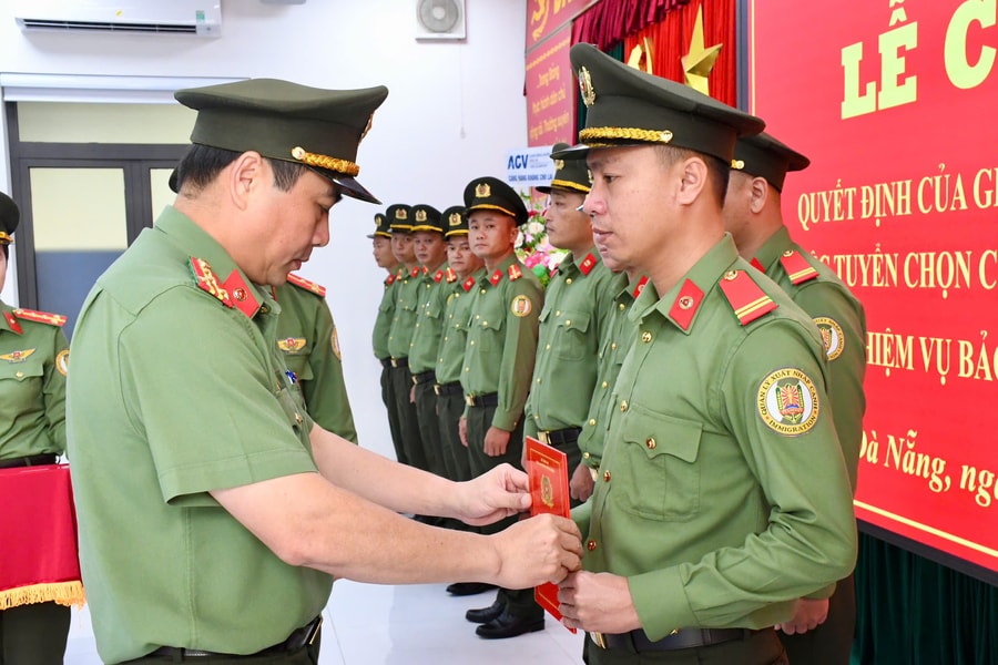 20 công dân được tuyển chọn vào Công an nhân dân làm nhiệm vụ an ninh hàng không
