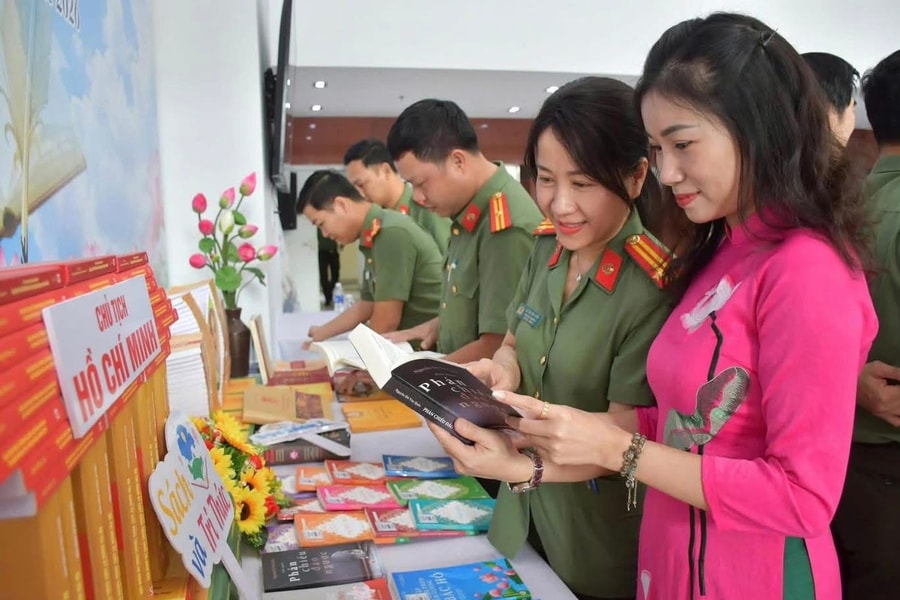 Công an thành phố Đà Nẵng lan tỏa văn hóa đọc qua Tuần lễ triển lãm, trưng bày sách