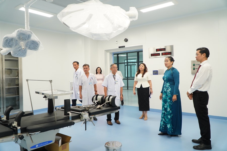 Bàn giao Khu điều trị kỹ thuật cao Bệnh viện Đa khoa Quảng Nam: Mở thêm cơ hội tiếp cận dịch vụ y tế hiện đại