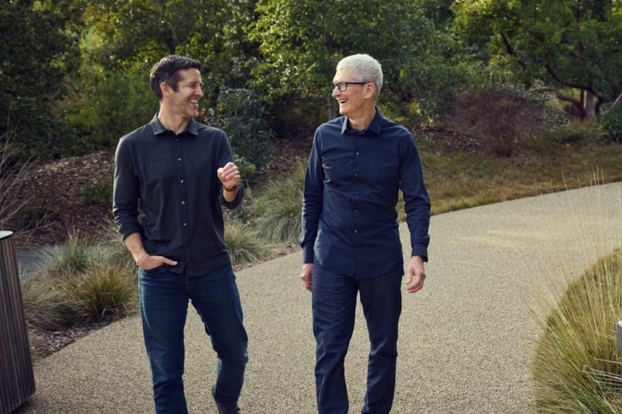 Apple chuyển giao quyền lực: John Ternus kế nhiệm Tim Cook làm CEO từ tháng 9
