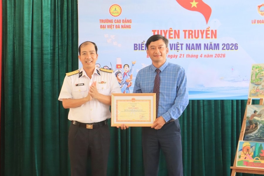 Trường Cao đẳng Đại Việt Đà Nẵng đa dạng hoạt động tuyên truyền biển, đảo