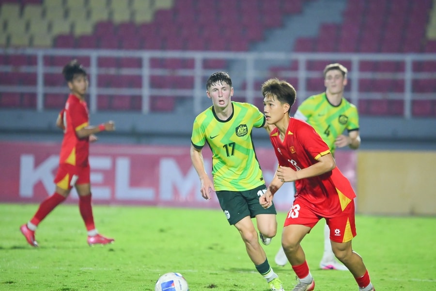 Cựu Còi vàng giải mã vụ U17 Việt Nam bị bẻ còi penalty trong trận thắng Australia