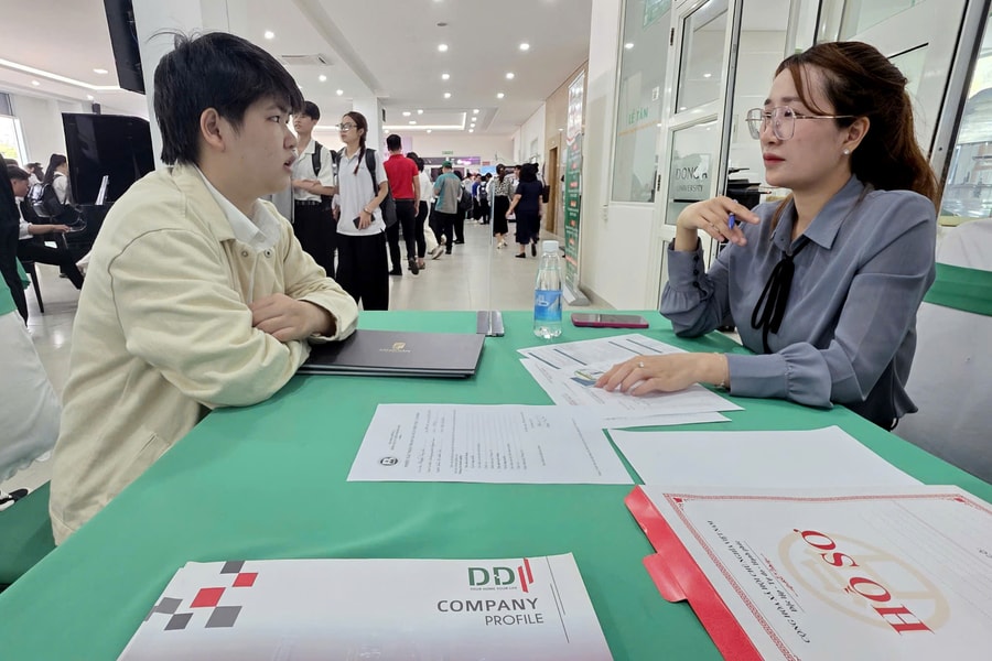 Hơn 200 doanh nghiệp tham gia tuyển dụng tại ngày hội việc làm 2026