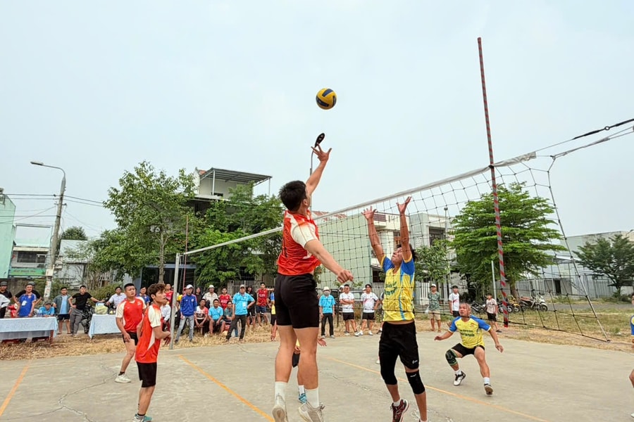 Phường Điện Bàn Đông khai mạc giải bóng chuyền “Bông lúa vàng” 2026