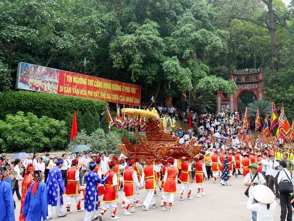 Giỗ Tổ, nghĩ về phả chí tộc họ