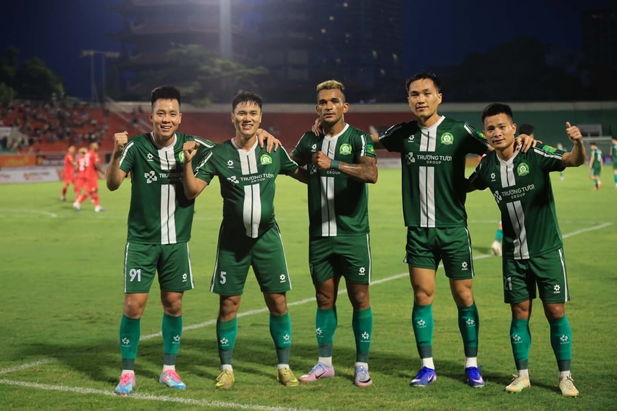 Minh Vương lập cú đúp kiến tạo giúp Đồng Nai hạ Quy Nhơn 2-1 tại Giải hạng Nhất