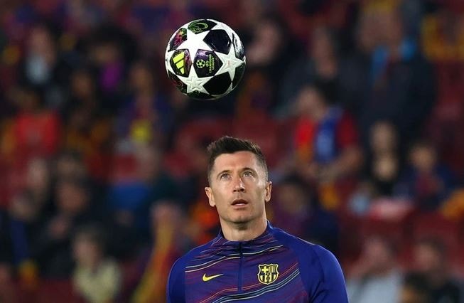 MU nhắm Robert Lewandowski, Arsenal dồn sức chiêu mộ Bruno Guimaraes