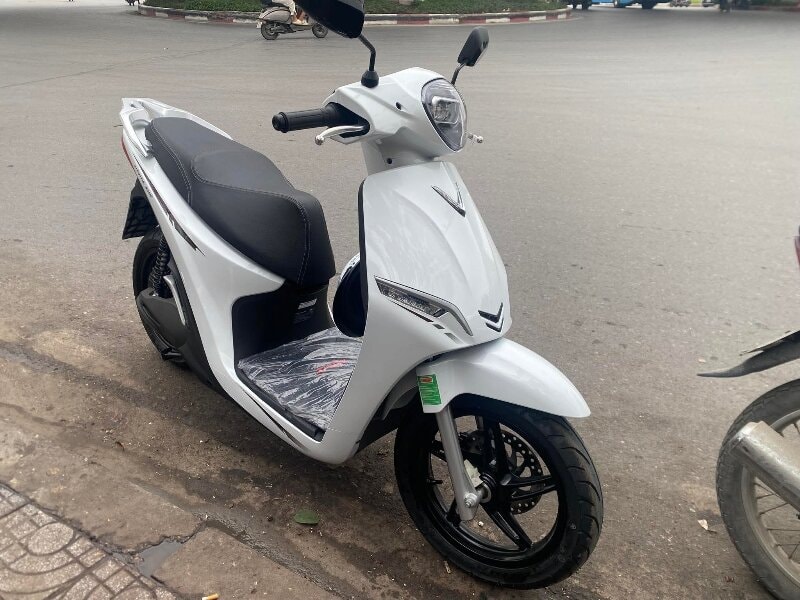 VinFast Feliz 2025: Giảm giá kỷ lục chỉ từ 24,3 triệu đồng và phạm vi đi 262 km