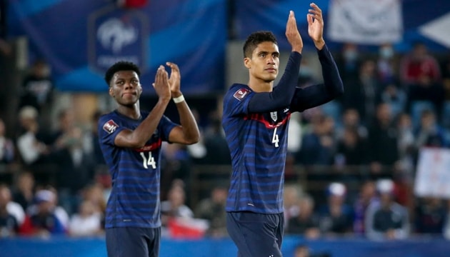 MU nhắm chiêu mộ tiền vệ Aurelien Tchouameni: Sức nặng từ thông điệp của Raphael Varane