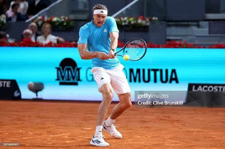 Zverev đánh bại Mensik sau 3 set kịch tính để vào tứ kết Madrid Open