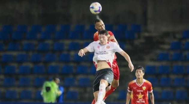 Lee Williams: Tiền đạo Việt kiều Anh 1m90 gây sốt tại V.League 2025/26