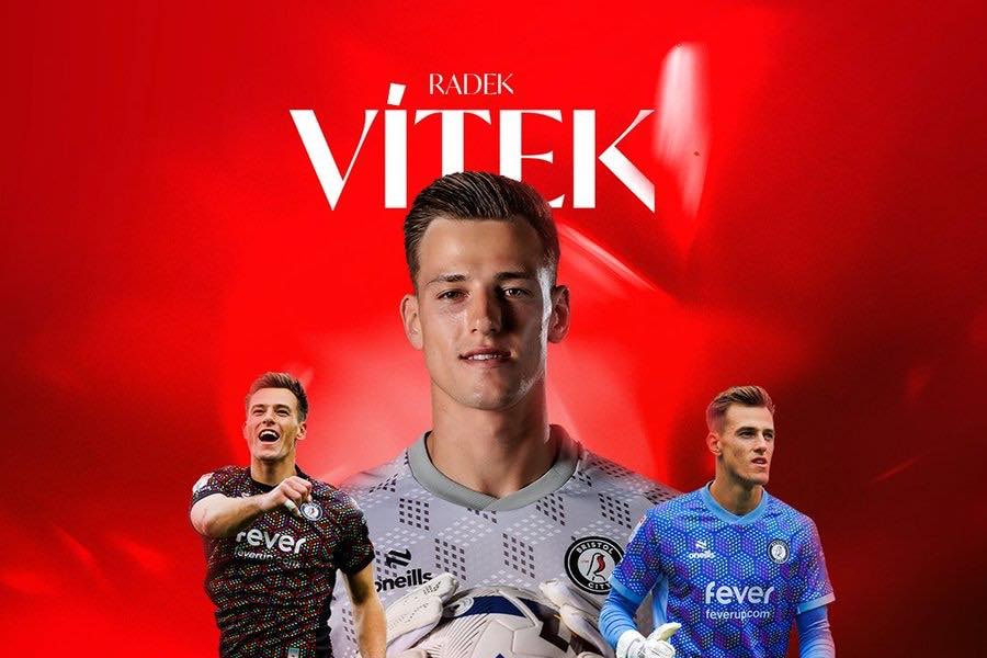 Radek Vitek thâu tóm danh hiệu tại Bristol City: Lời giải cho vị trí thủ môn của MU?