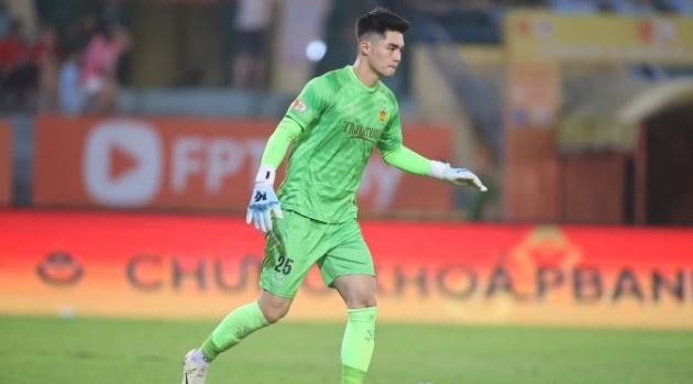 Trần Trung Kiên và HAGL vượt khó tại Vinh sau pha bỏ lỡ lịch sử của Carlos Fortes