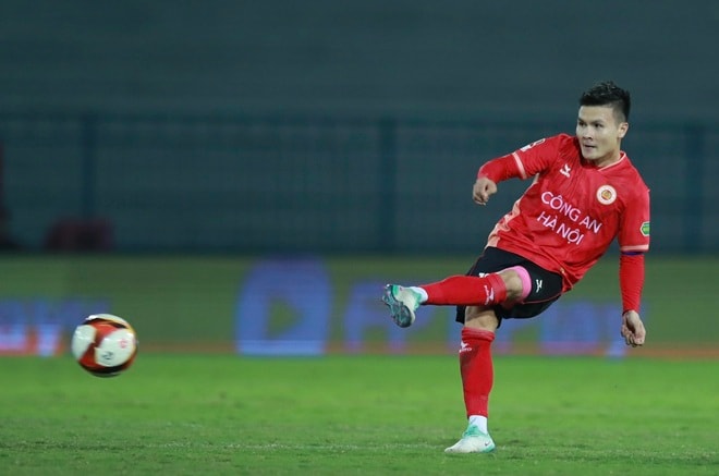 Nguyễn Quang Hải giữ vững vị thế cầu thủ nội đắt giá nhất V-League