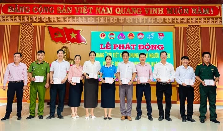 Phát động tháng “Gửi tiết kiệm chung tay vì người nghèo”