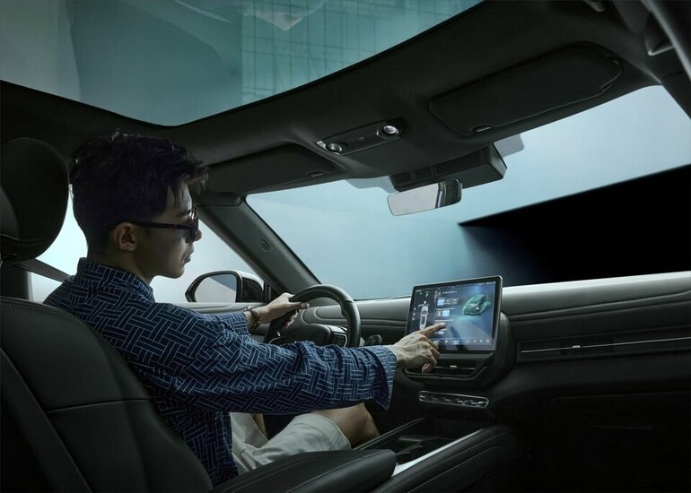 Trải nghiệm gói VF Connect trên xe VinFast: Trợ lý thông minh nâng tầm hành trình