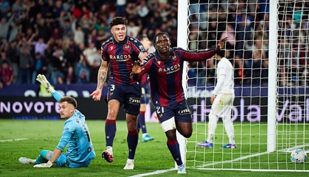 Levante lội ngược dòng 3-2 đầy cảm xúc trước Osasuna tại La Liga