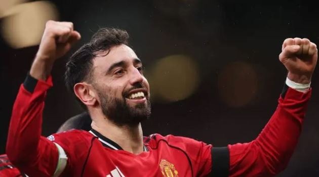 Bruno Fernandes giành giải Cầu thủ hay nhất FWA: Vinh quang trong mùa giải Ngoại hạng Anh thoái trào