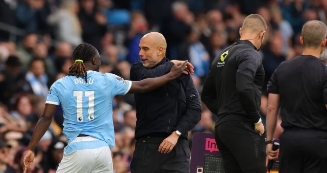 Man City hạ gục Brentford 3-0: Jeremy Doku rực sáng, Erling Haaland tìm lại bản năng