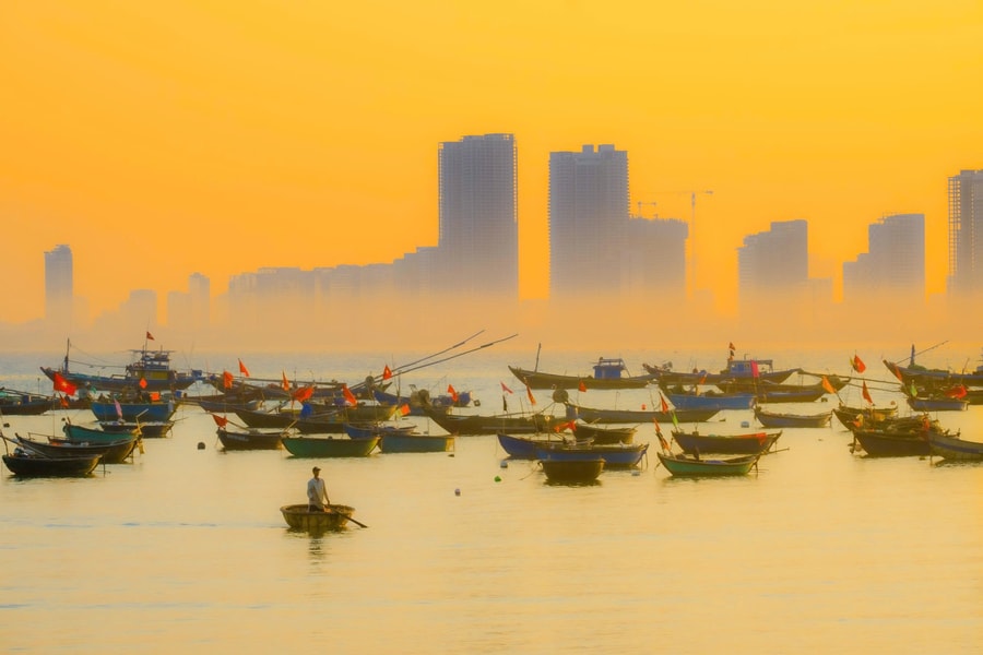 Làng chài dưới bóng đô thị