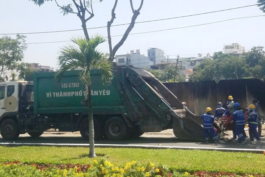 Phường Ngũ Hành Sơn tổng dọn vệ sinh, thu gom rác đổ trộm