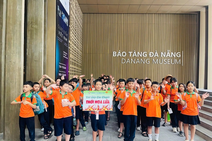 Giáo dục truyền thống gắn với trải nghiệm thực tế